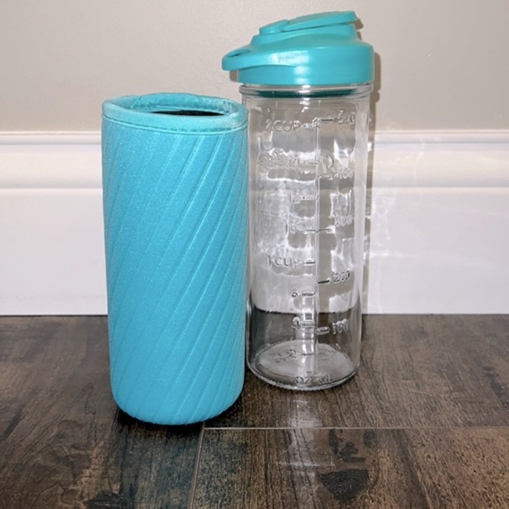 Masontops Glass Water Bottle with Sleeve